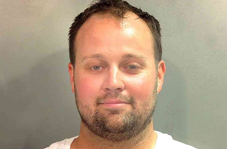 ’19 Kids and Counting’ star Josh Duggar to stand trial for child porn